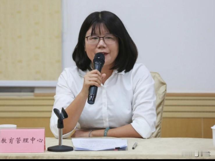 广东省东莞市麻涌镇的曹梅上了热搜！她在广东省东莞市麻涌镇工作多年，曾当过东莞市麻