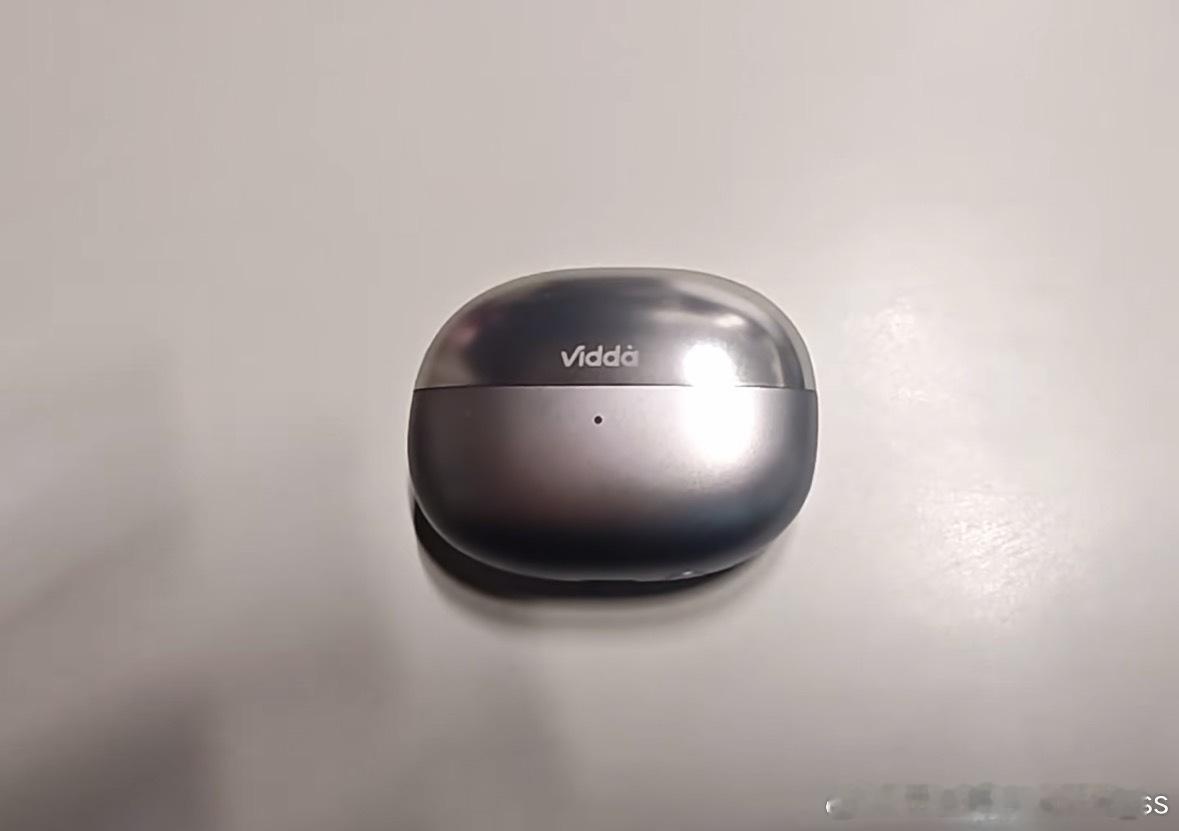 降噪耳机受害者出现以前总执着于入耳耳机的降噪，戴久了才发现耳朵真的扛不住。闷得发