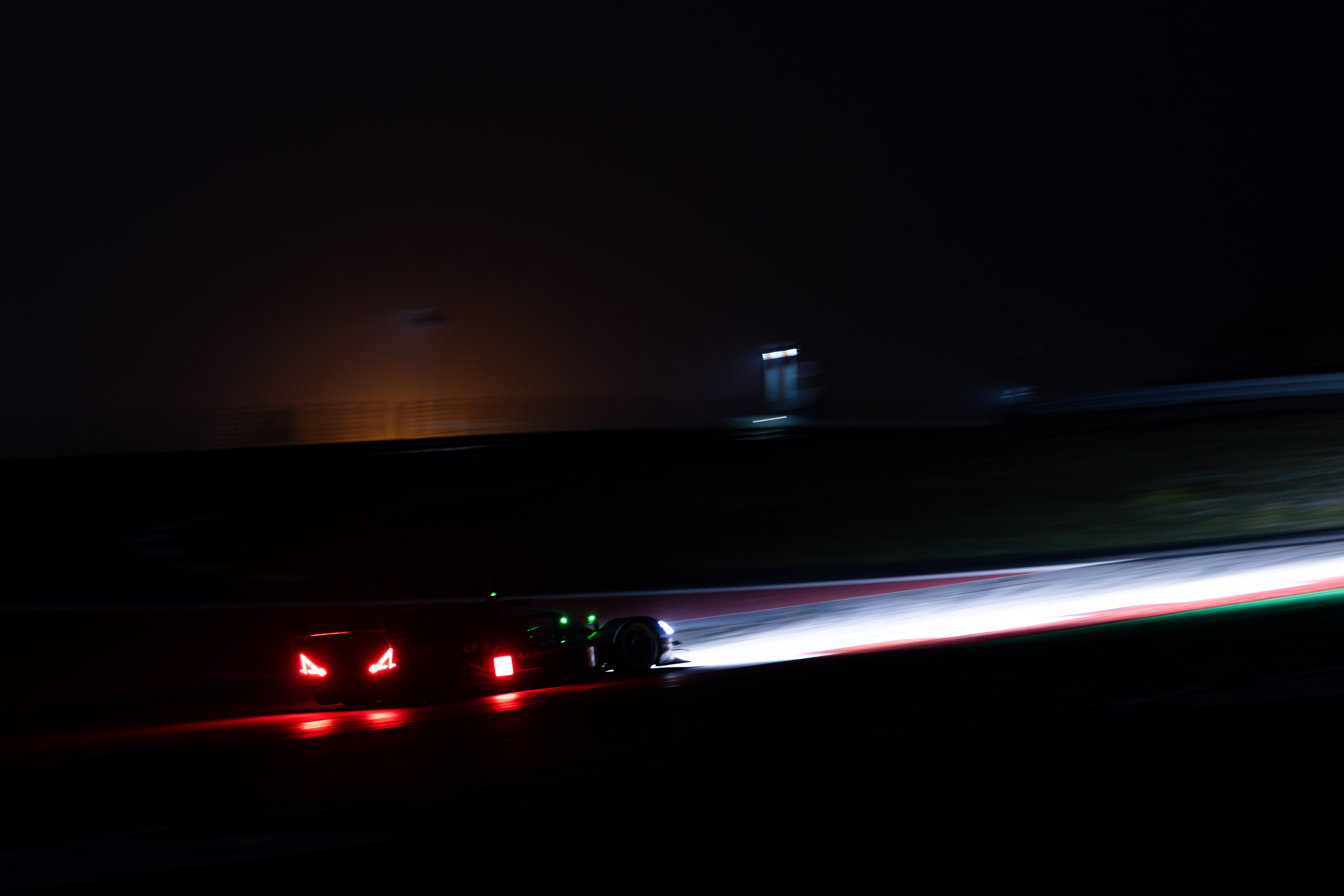 Alpine A424新年首测简报~Alpine耐力车队上周在葡萄牙波尔蒂芒赛道