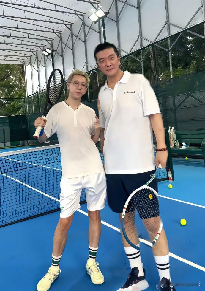 留几手高调发文：杨子现在彻底飘了。

近日，留几手在社交平台发文，说自己和杨子的