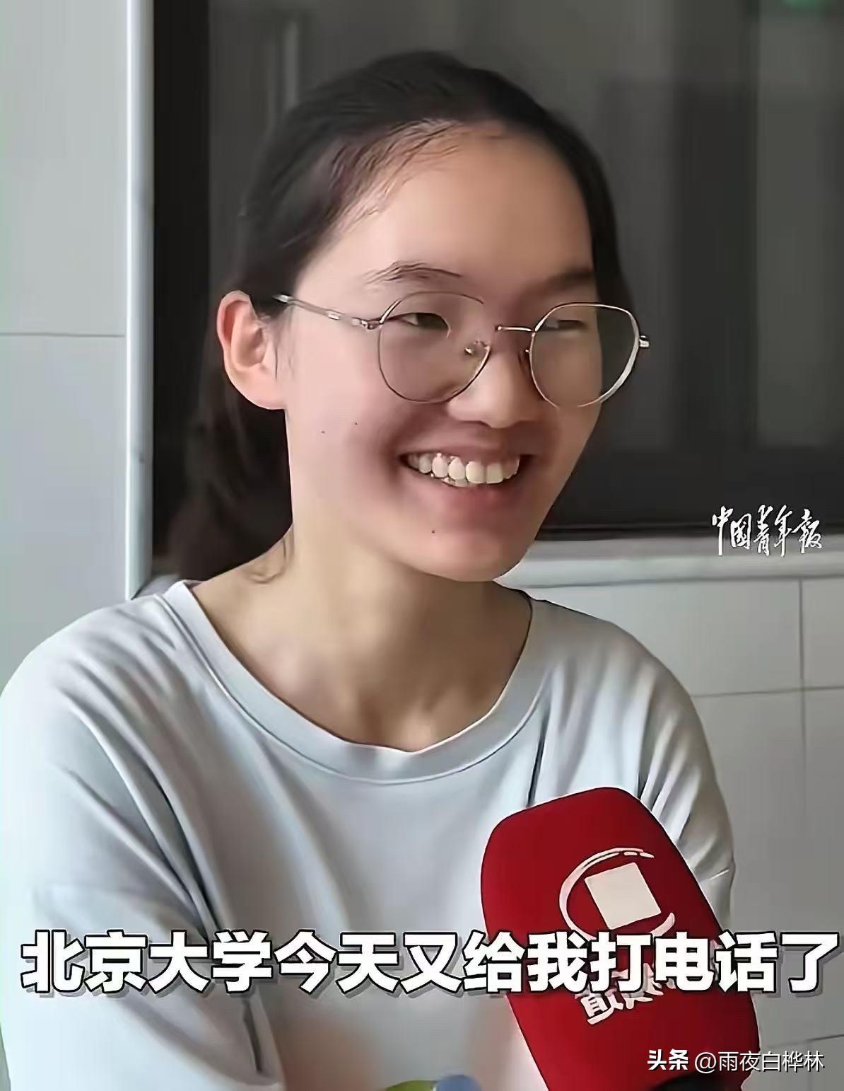 我好像明白，
韩雅平为什么699分放着热门工科不选，
非要走八年学医路了。

6