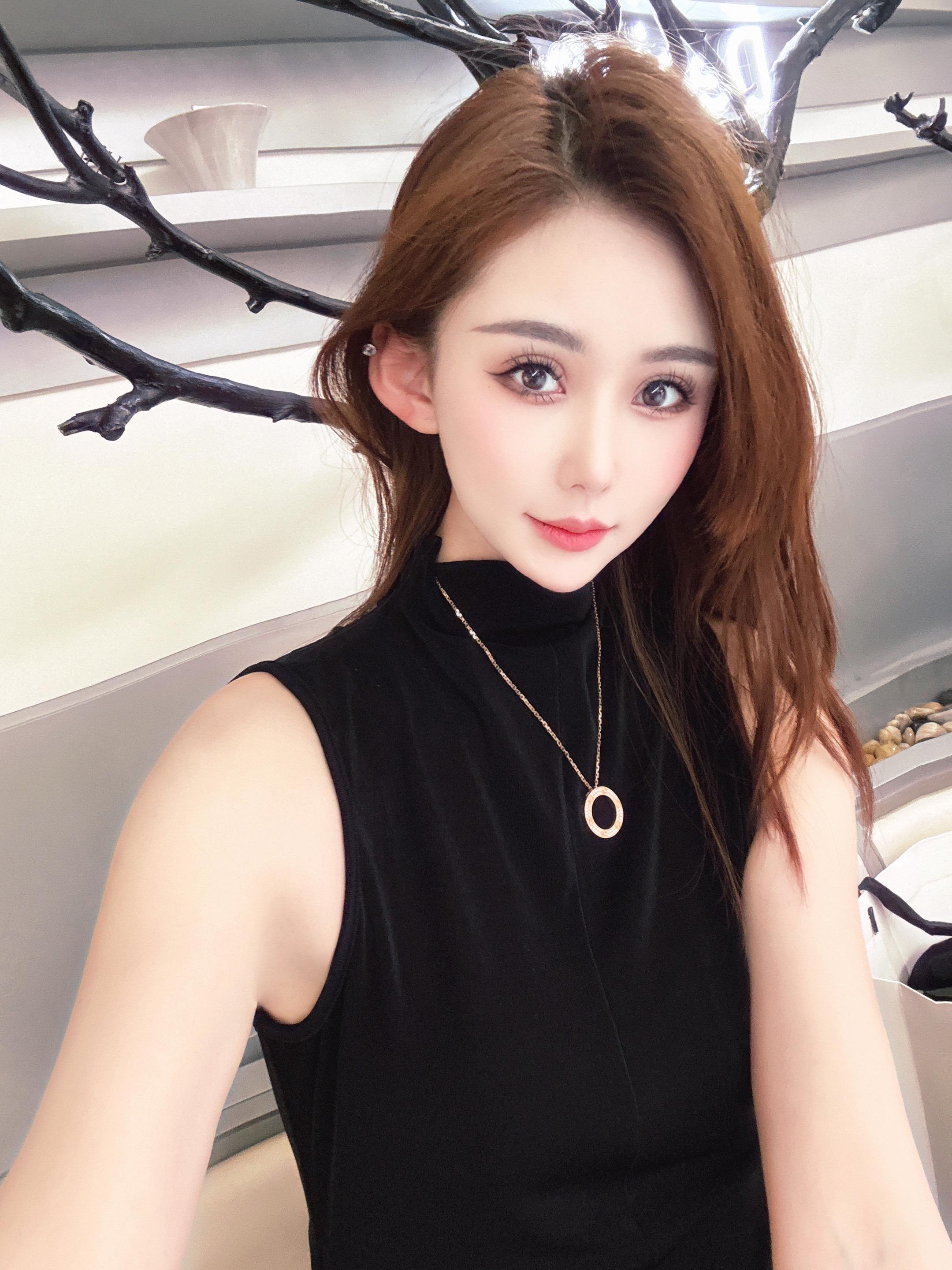 已经不需要那些虚情假意的陪伴了 也不想再听到有人说 心疼我 太假了