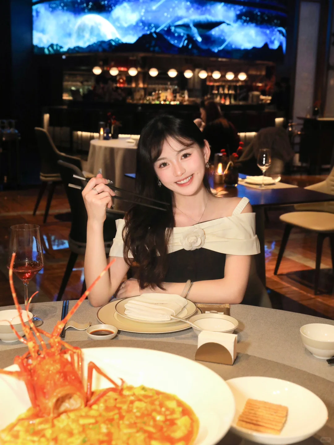 💫经常请吃饭的漂亮姐姐👭