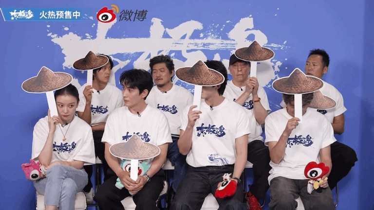 吴磊好大一只  吴磊这次在《东极岛》里的造型绝了，大只感拉满啊，让我们一起怀揣着