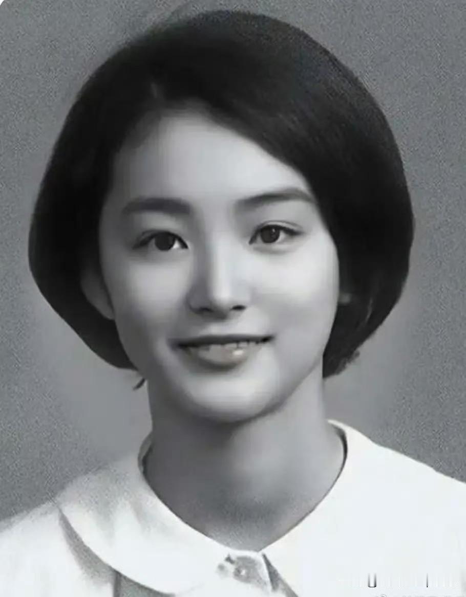 这些明星真的从小美到大，林青霞的英气、关之琳的明艳，是港风黄金时代的活化石；张柏