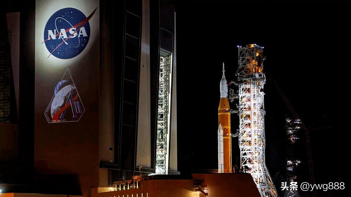 随着太空竞争日趋激烈，美国力图在月球表面击败中国的雄心壮志，美国国家航空航天局正