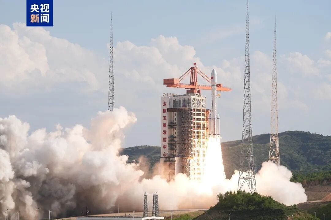 北京时间4日17时30分，我国在太原卫星发射中心使用长征六号改运载火箭，成功将千