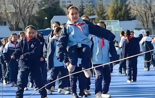 中国发展到了什么程度？

说白了，中国现在的发展程度，就是把人类历史上最奢侈的“