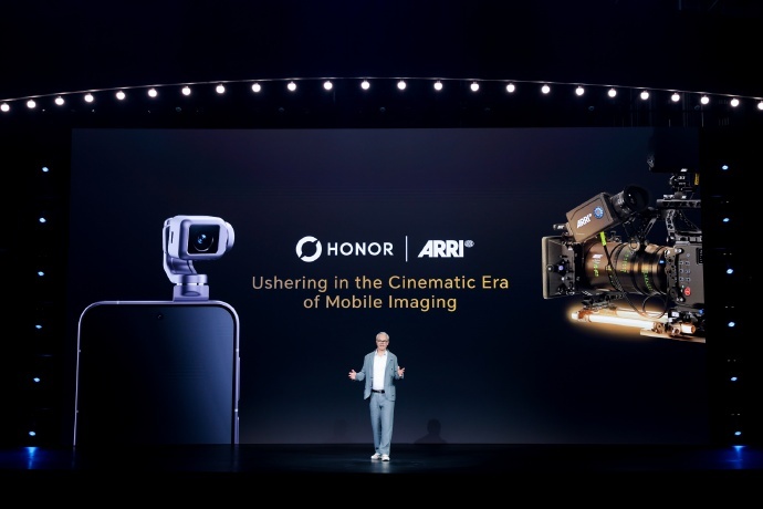RobotPhone能让荣耀影像翻身吗 我的答案是可以不过翻身并不是因为云台而是