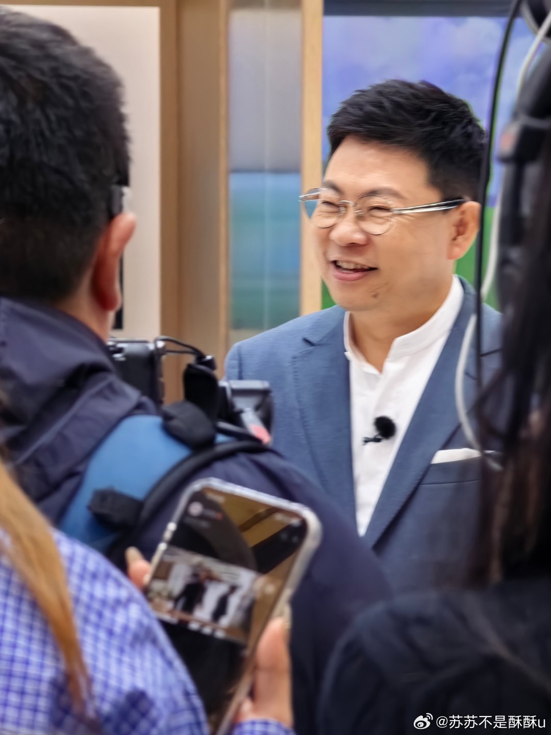 余承东官宣华为畅享90系列余承东官宣华为畅享90系列，畅享全系搭载麒麟芯+鸿蒙6