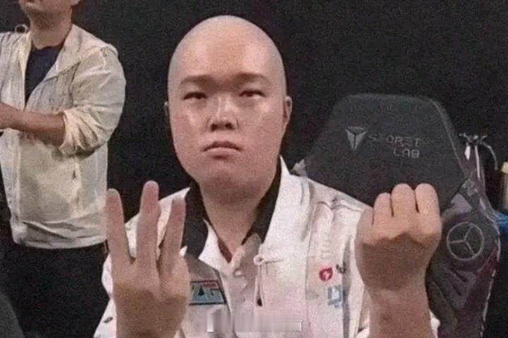 MKOI都能赢一小局！EWC T1二比一淘汰MKOI，而此前BLG在MSI被T1