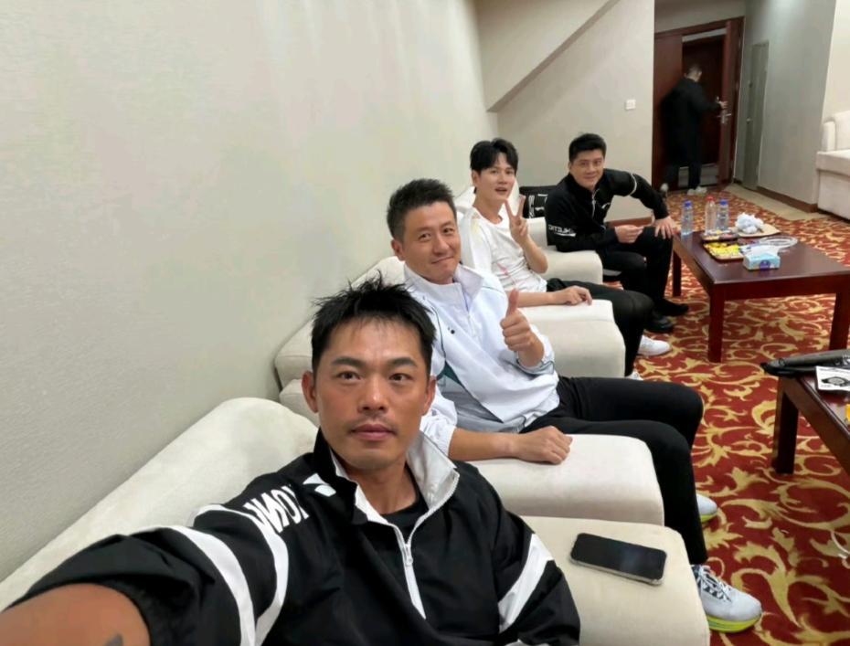 林丹，再度引爆舆论场！ 
 
10月2日的夜晚，林丹在个人社交平台上发布了一条动