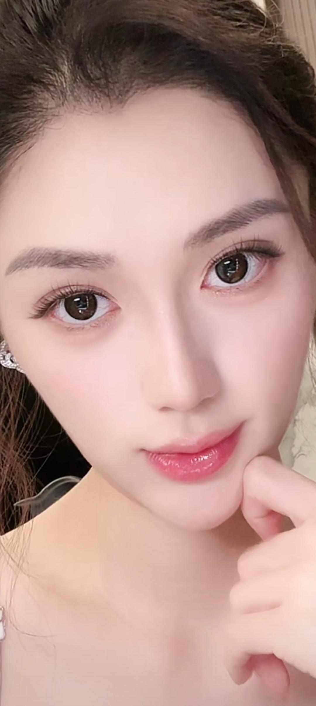 这姑娘看着好温柔哦。