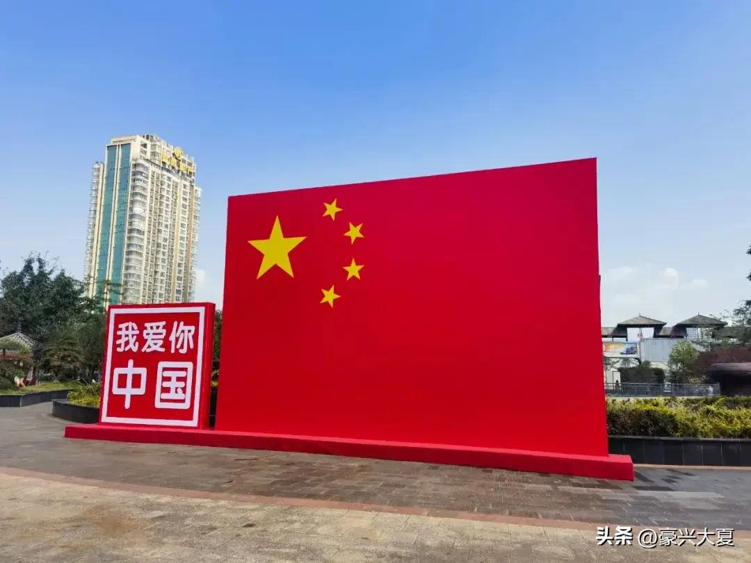 有些苦难，真的只有中国人才懂！
总有人拿今天的伊朗和当年的我们比，
其实根本没法