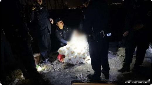 男子深陷滩涂台州民警112分钟与潮水抢人椒江公安 112 分钟生死救援，泥潭救人