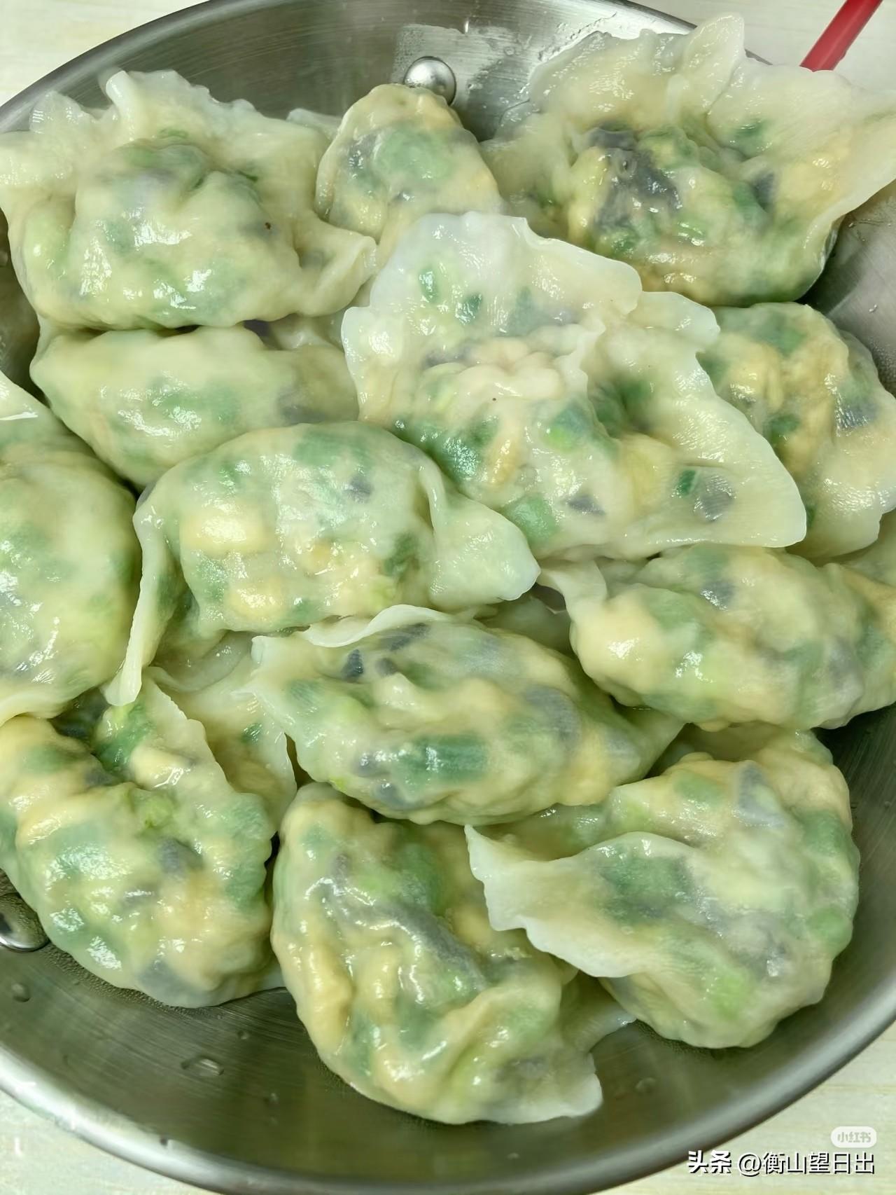 今天正式入伏，一年一度最热的三伏天算是真的来了。天气又热又闷，整个人都容易烦躁，