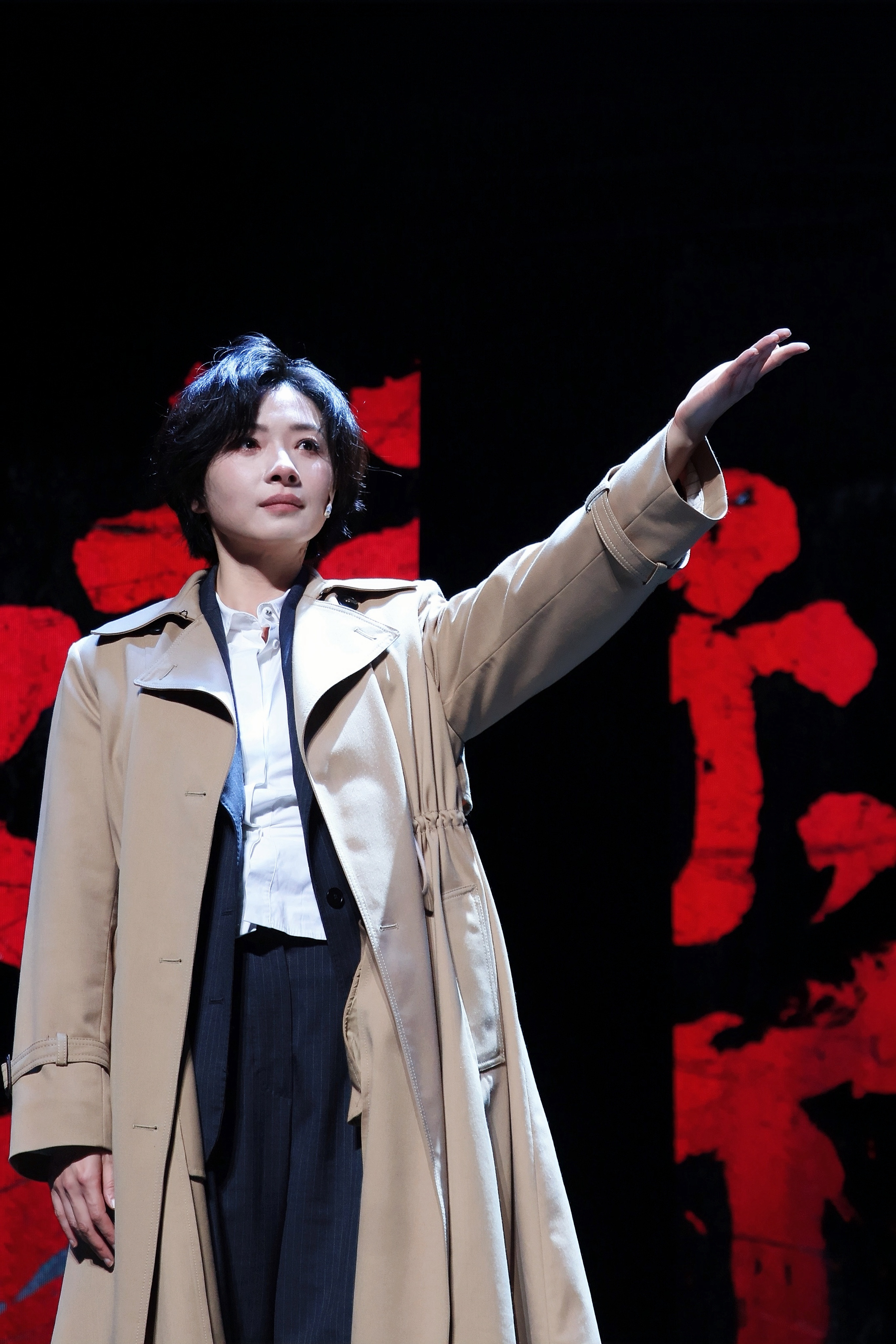 ｜ ｜ 望向你的双眼时，我看见了银河倾泻，万物复苏的奇迹