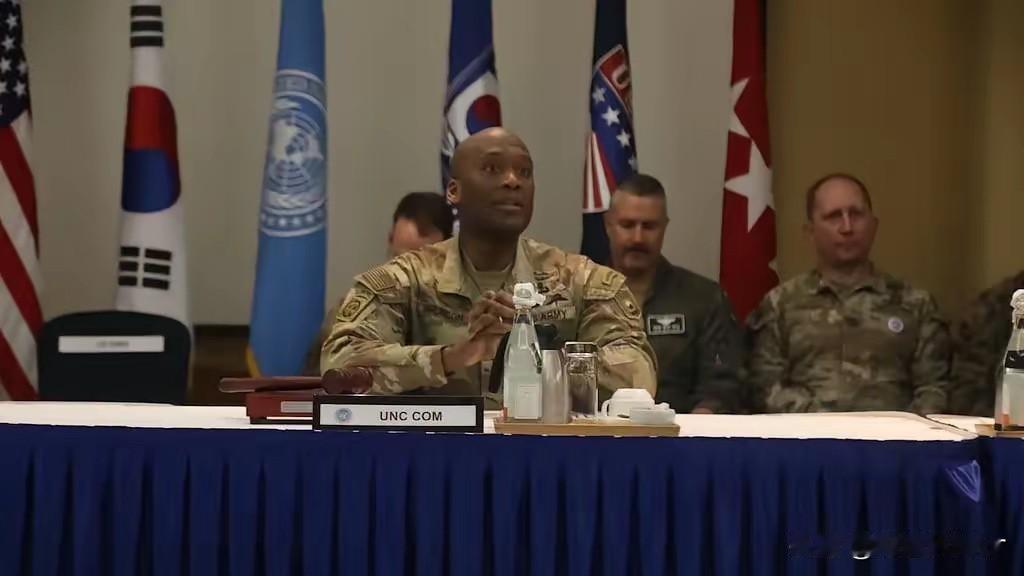 驻韩美军指挥官布伦森表示，由于韩国处在的地理位置，它能够抵抗来自中俄的威胁。
布