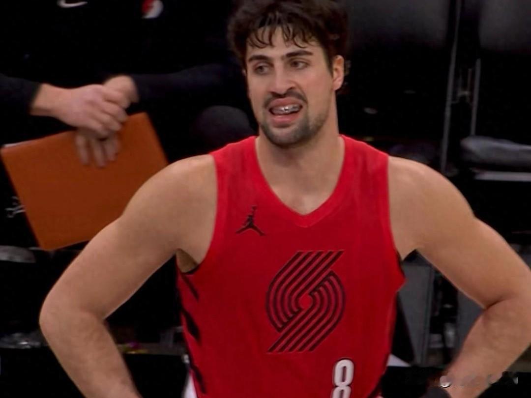 西部卡位战焦点对决，开拓者117-110终结国王四连胜豪取三连胜，阿夫迪亚30分