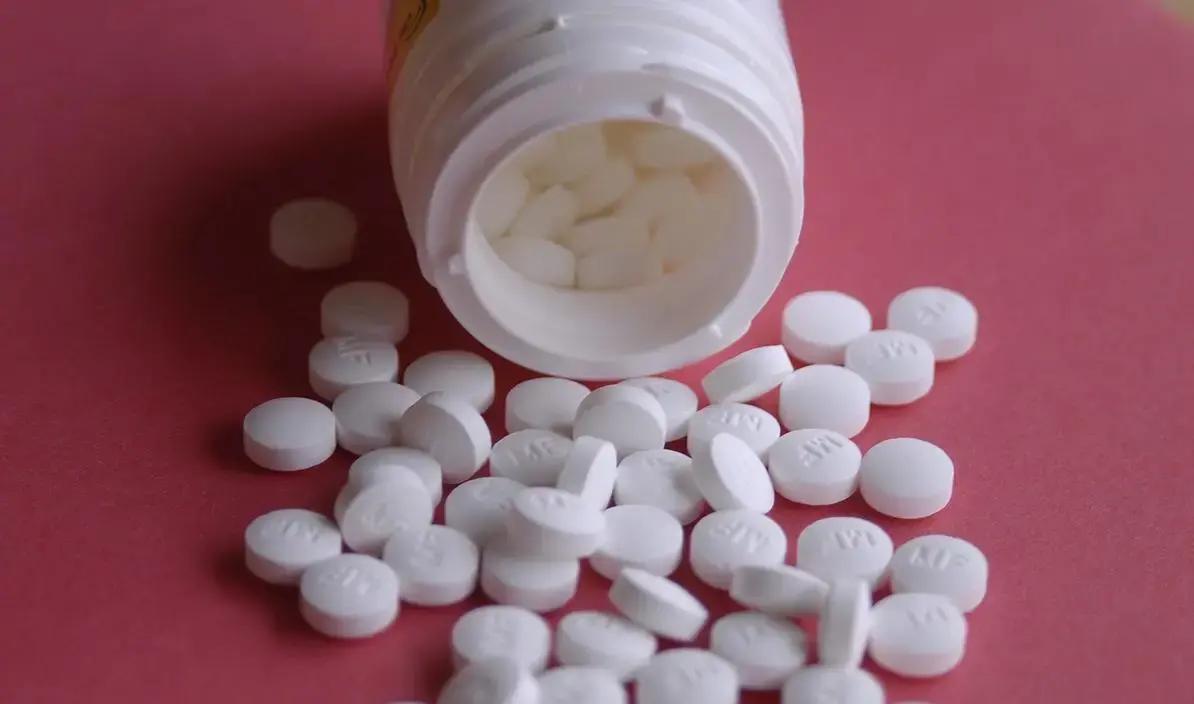 蓝莓吃出健康陷阱？数据显示，近半不当食用者肠胃受损，血糖波动加剧，药效冲突频发！