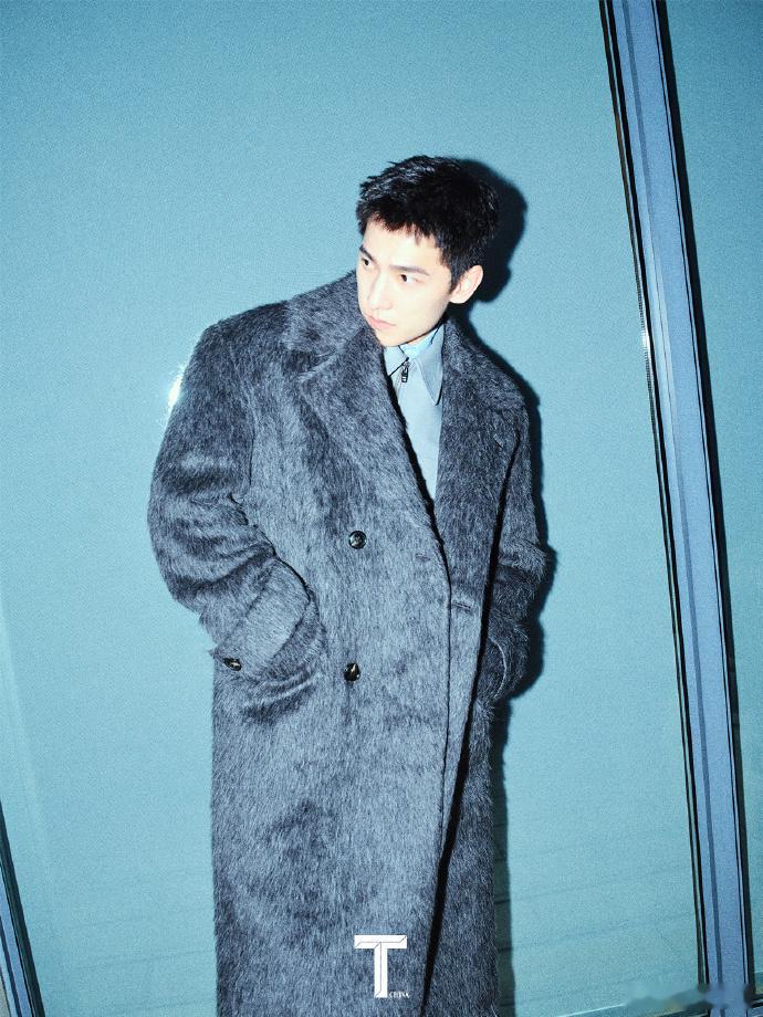 伦敦未必有杨洋忧郁杨洋摩登熟男风味恭喜杨洋五登T锦绣杂志封面，复古绅士格调拉满，