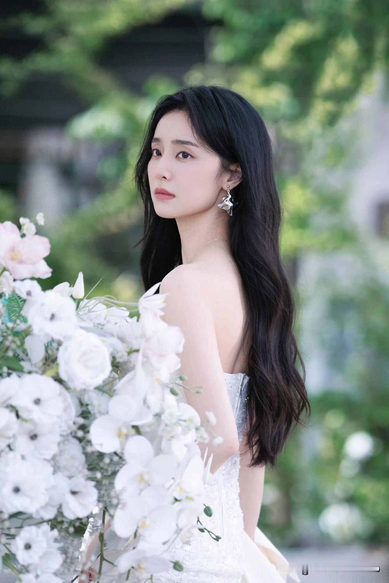龚婉怡，花中之美