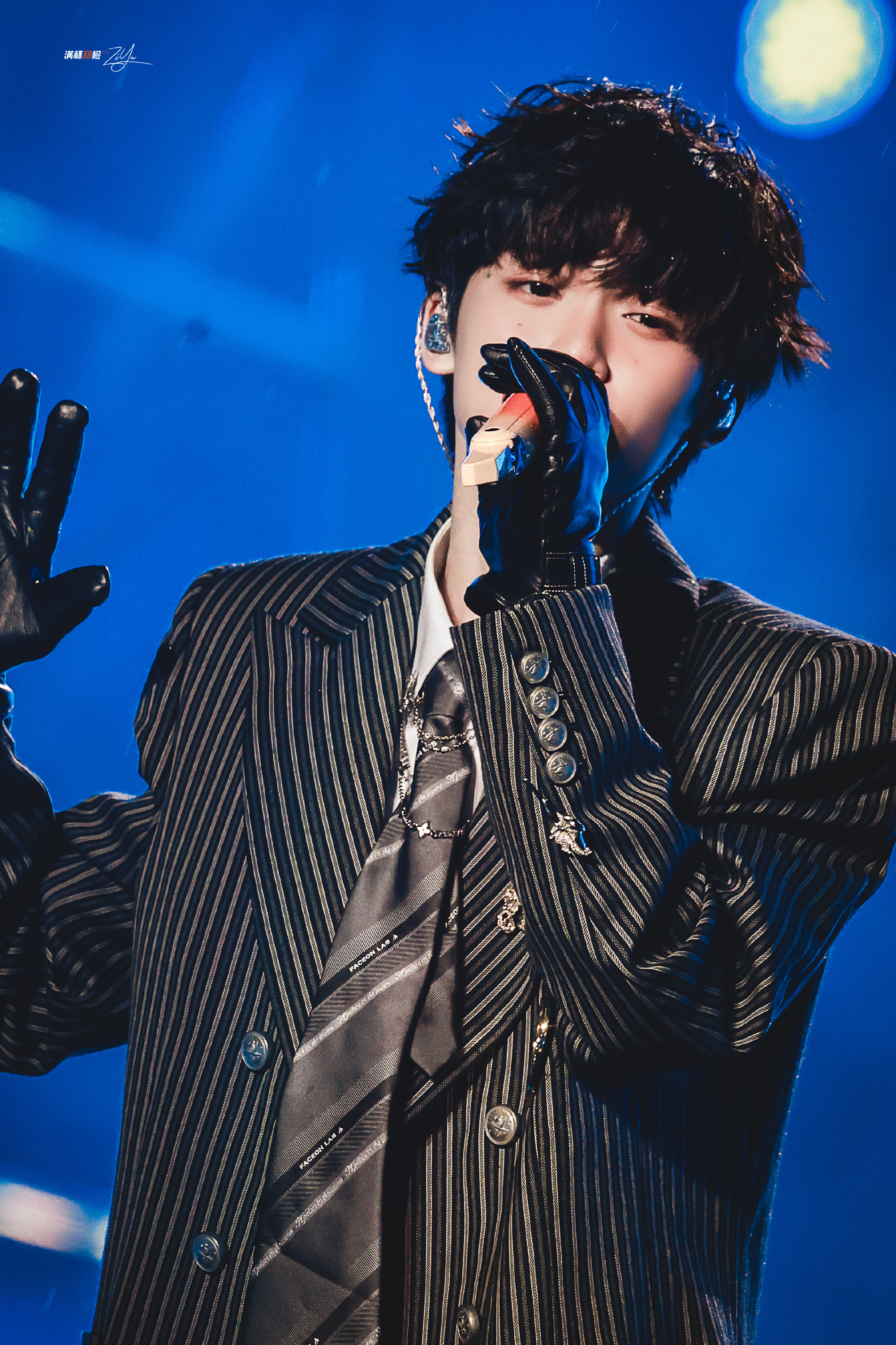 🔮 “夏日蝉鸣不止，玫瑰盛放热烈，我携浪漫奔赴你”