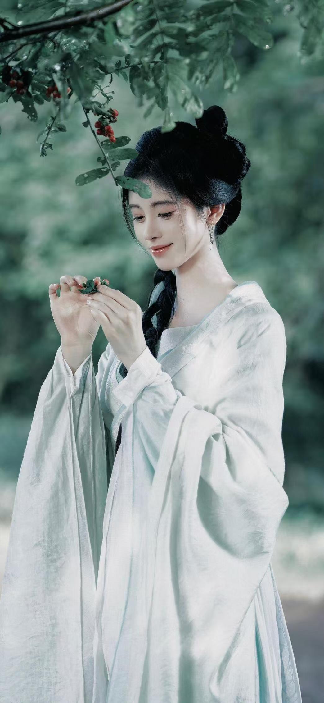 优酷心动角色大赏速报！ee应渊君美强惨VS🍊杨采薇换脸复仇，榜首今晚会换人吗？