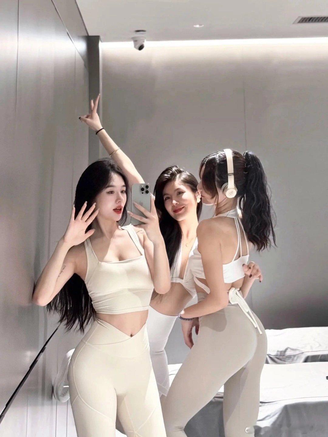 生活不仅仅是为了生存而生存，它是一串串的快乐时光   杭州 