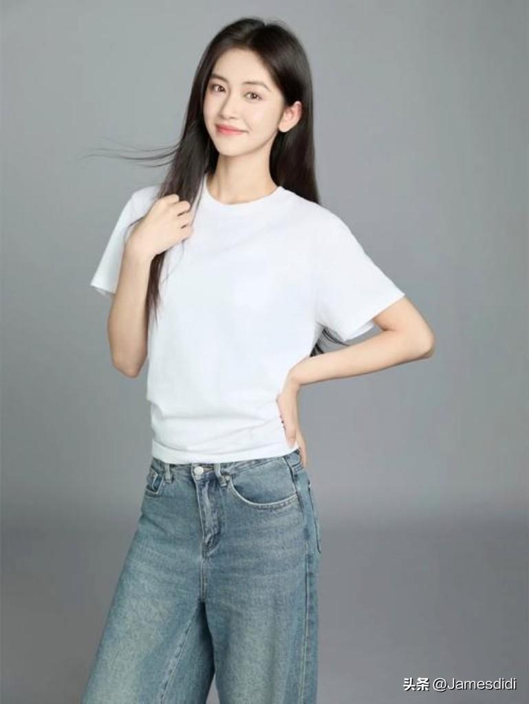 我妈说今年再单身就和狗一桌。为了狗子的清净，哪位好心人收了我？保证：不拆家，只拆