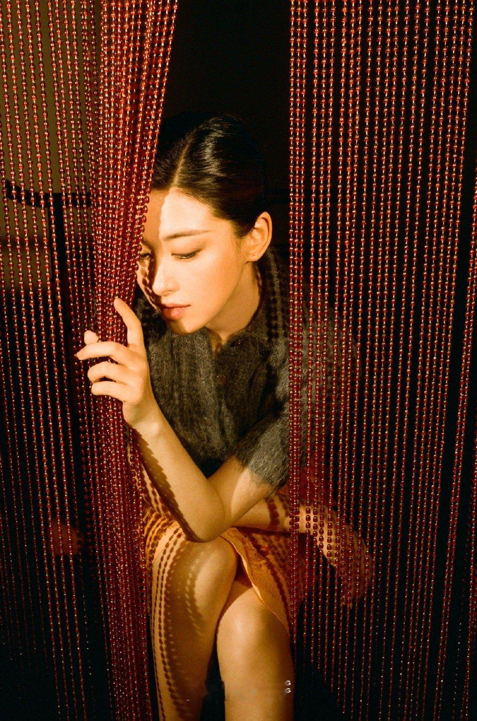 朱珠 刚柔并济的骨相美 骨相抗打，气质绝绝子！朱珠的刚柔并济谁不爱？ ​​​