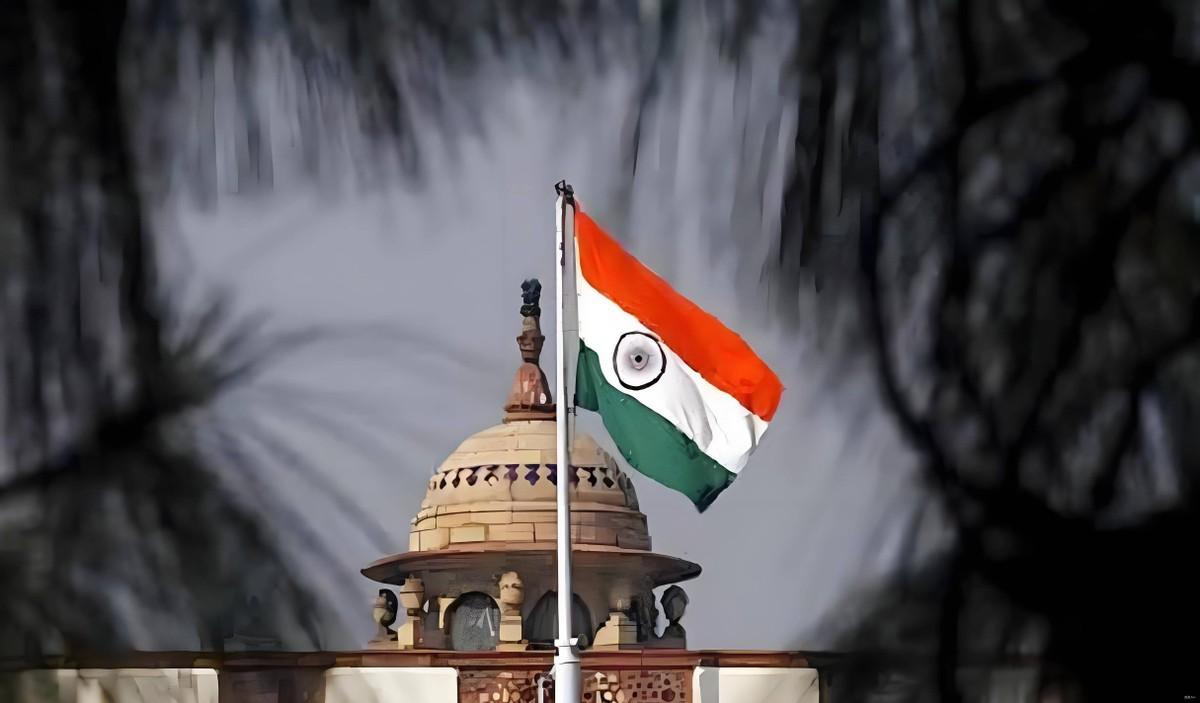 中国不要高兴得太早，印度是什么国度，印度人是什么人，中国人大家心里都有一杆秤，要