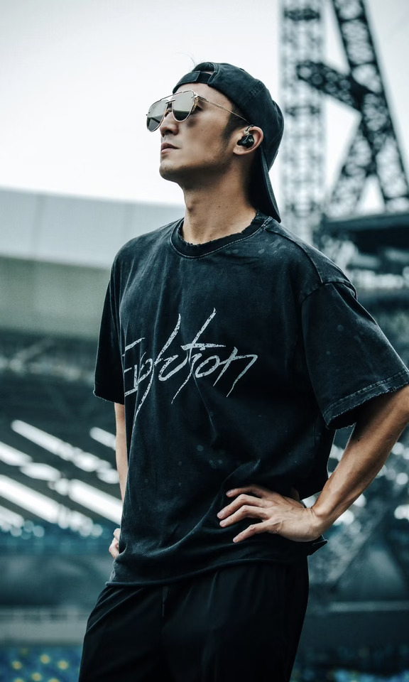 霆锋青岛演唱会彩排🖤🤘