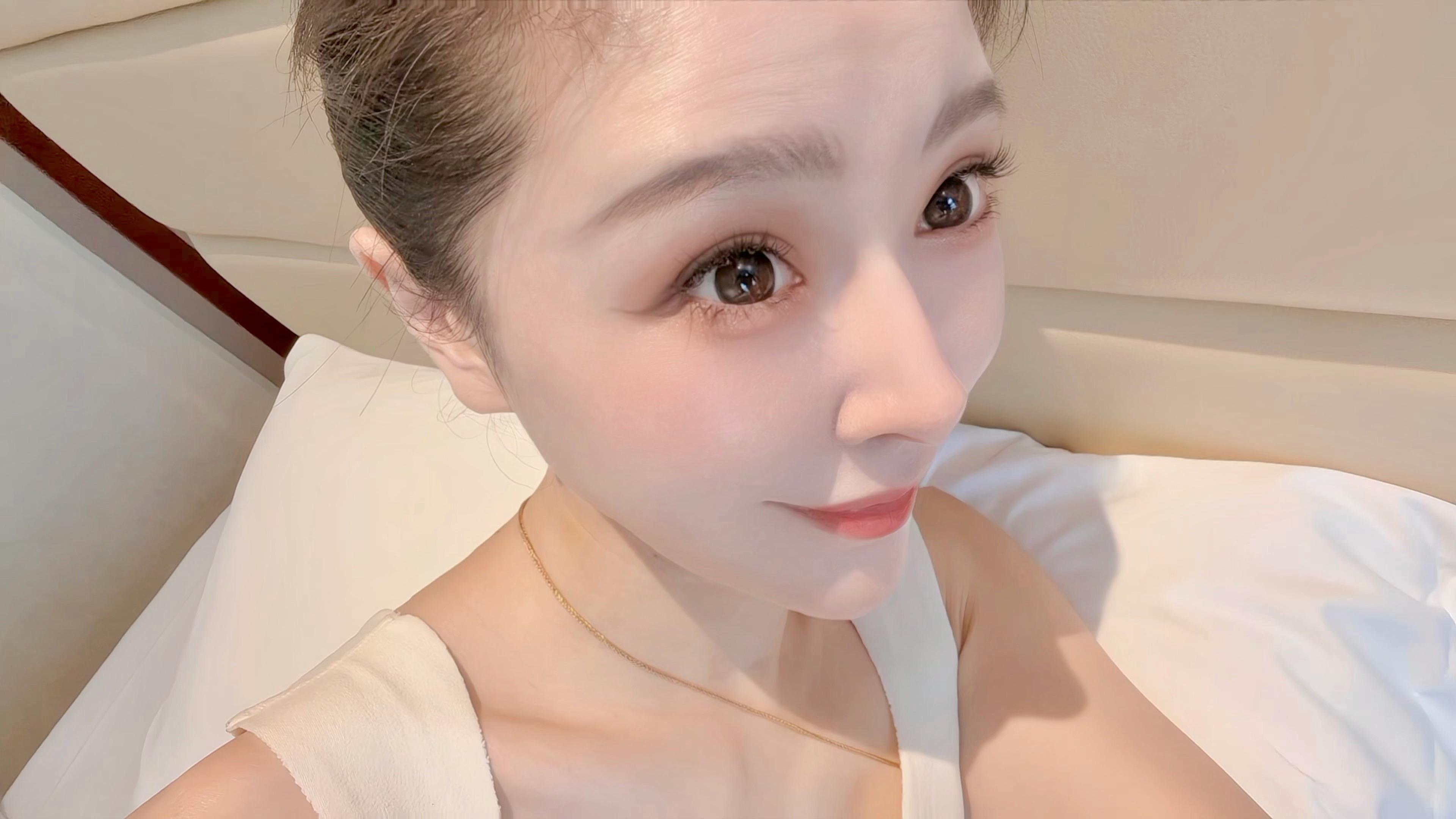 凌晨你还没睡 是在悔恨过去 还是在纠结那些没有答案的过去