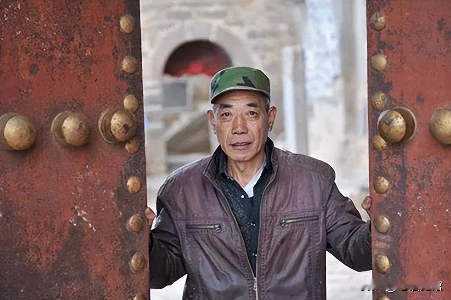 “我没守住啊！”山西一个在寺庙里住了28年的男子，曾在1996年破例留宿了俩香客
