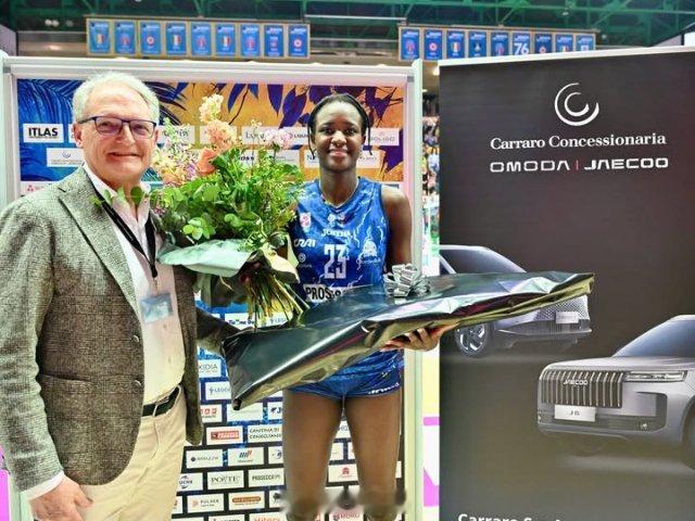 朱婷留洋第七季  帕拉维尔德颁奖典礼在欧萌达Jaecoo品牌日——由卡雷罗汽车经