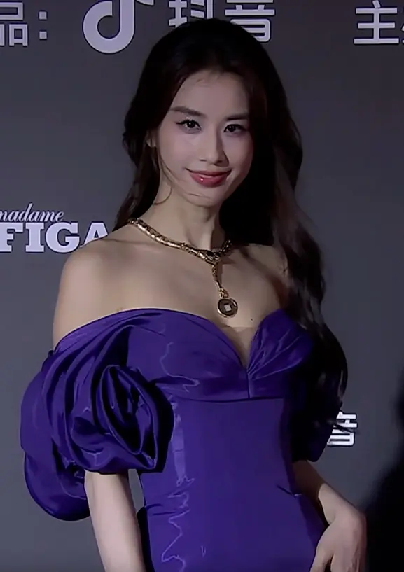 费加罗Herself之夜明星生图怼脸拍。上海生图黄圣依 张雨绮 贾静雯...