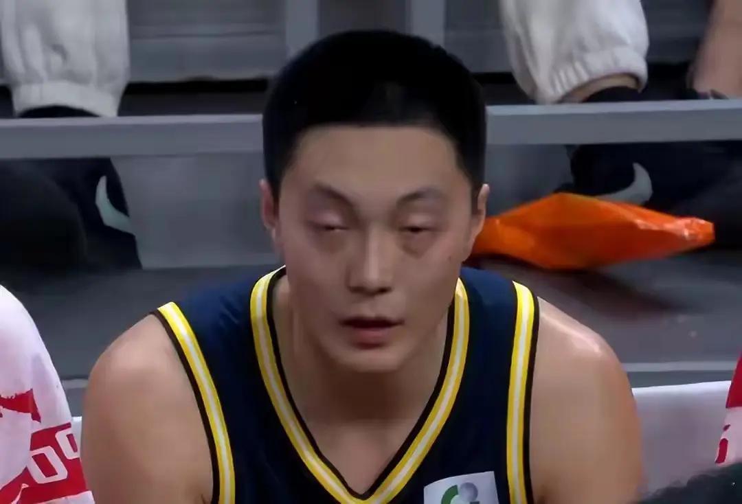 一打强队就有伤？胡明轩确定缺席今晚广东男篮对阵青岛男篮的比赛