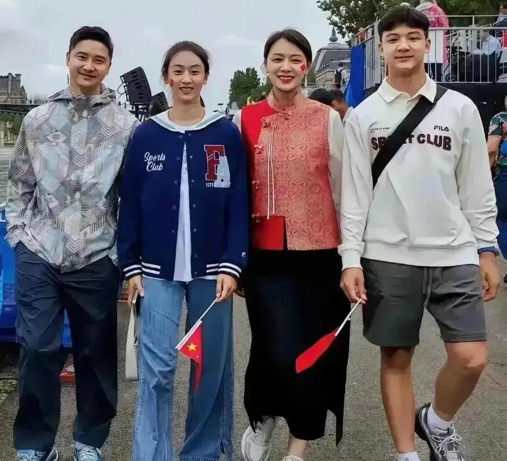 田亮儿子脖子粗到和头一样，网友集体急劝：快带娃去医院！ 