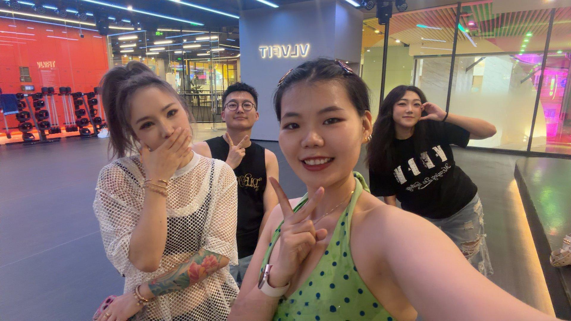 北京每次来都有一群小伙伴们一起运动一起开心😁随手拍健身
