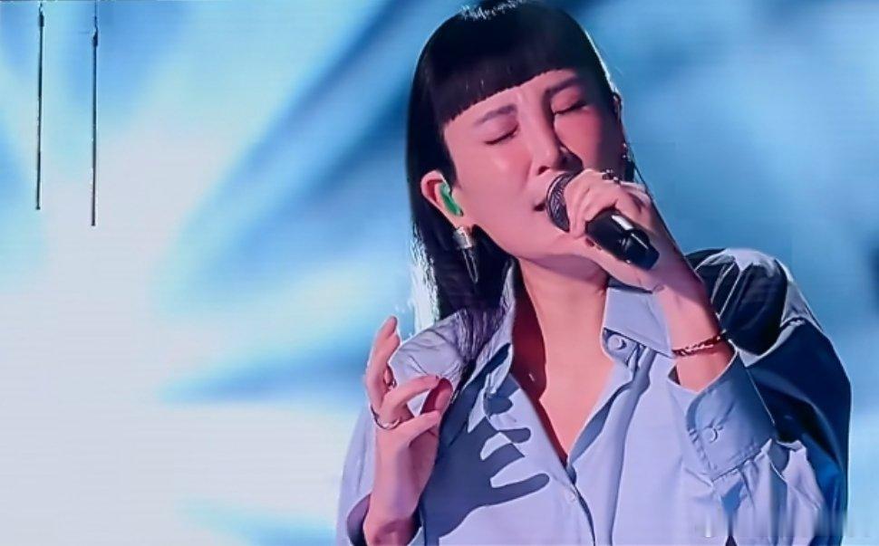 林宥嘉感谢魏如萱唱心酸魏如萱临场改词翻唱心酸，清淡编曲唱满遗憾，林宥嘉特意发文感