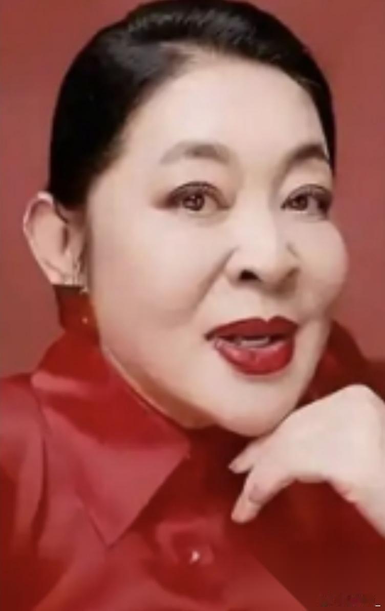 很多人都知道相由心生，倪萍从一个央视美女主持变成今天让人不忍直视的面孔，难道不是