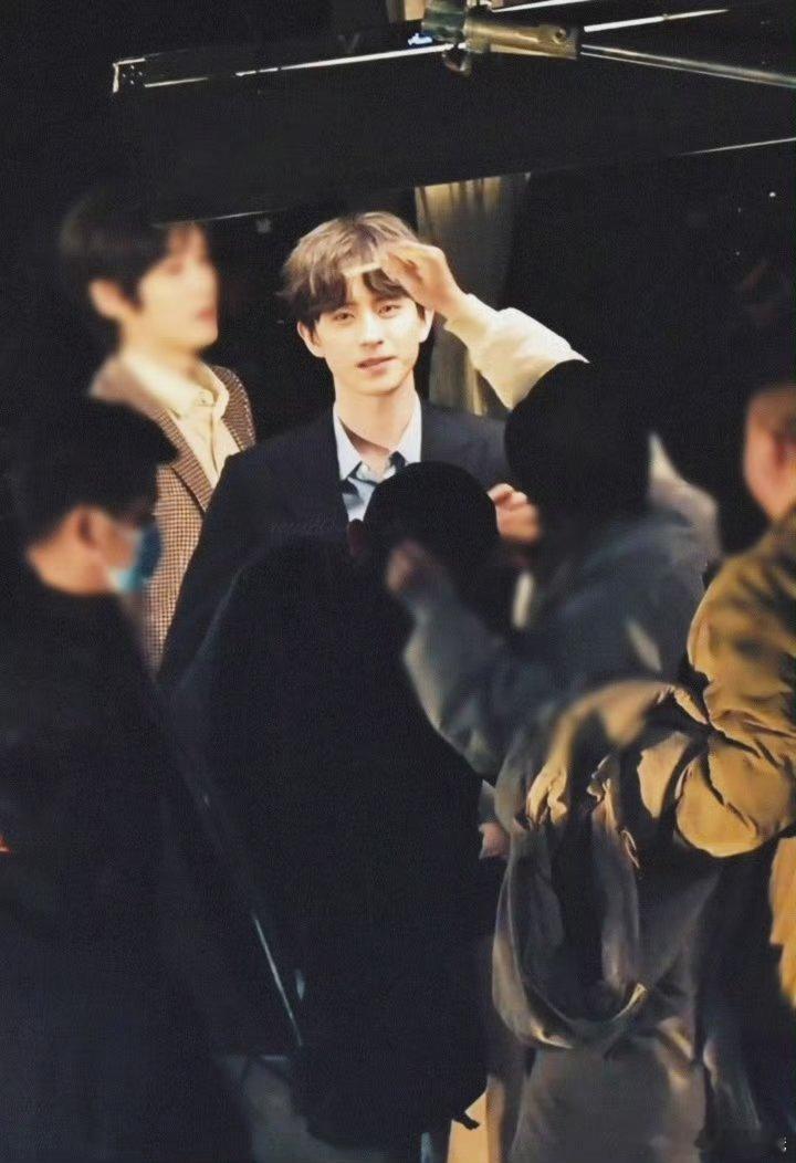 敖瑞鹏不二之臣小卷毛造型好帅   男高霸总一秒切换 