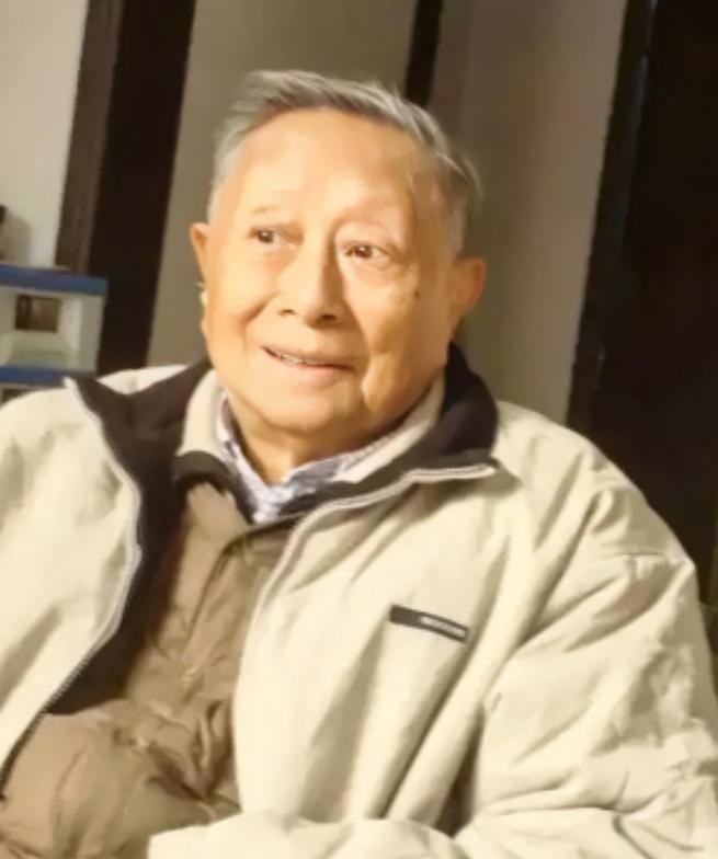 1942年，粟裕收到伪军师长两包烟，拆开后发现日军伏击计划，当即下令“全军集合”