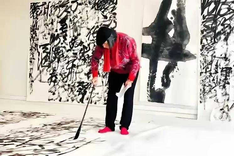 这是对猪的严重侮辱！！

              堕落得只剩下了毫不掩饰的无
