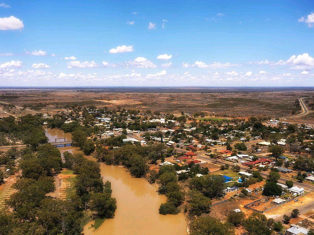 为什么非洲一直没发展起来？我来讲一个实例：刚果金，有人称这是非洲的心脏，可以说是