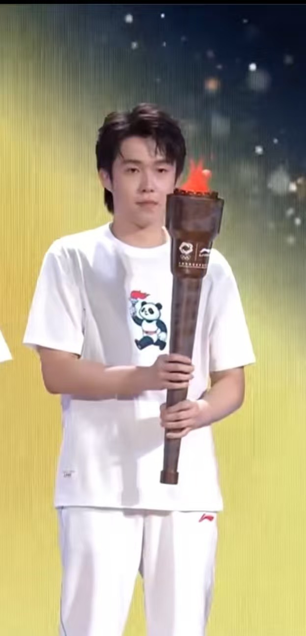 帅气小狗🐕 