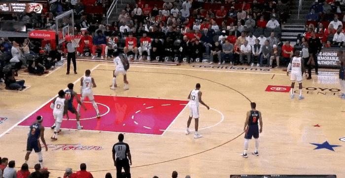 火箭114：110险胜太阳，个人随笔
1：看了这么多本赛季的球，在我的印象里，乌