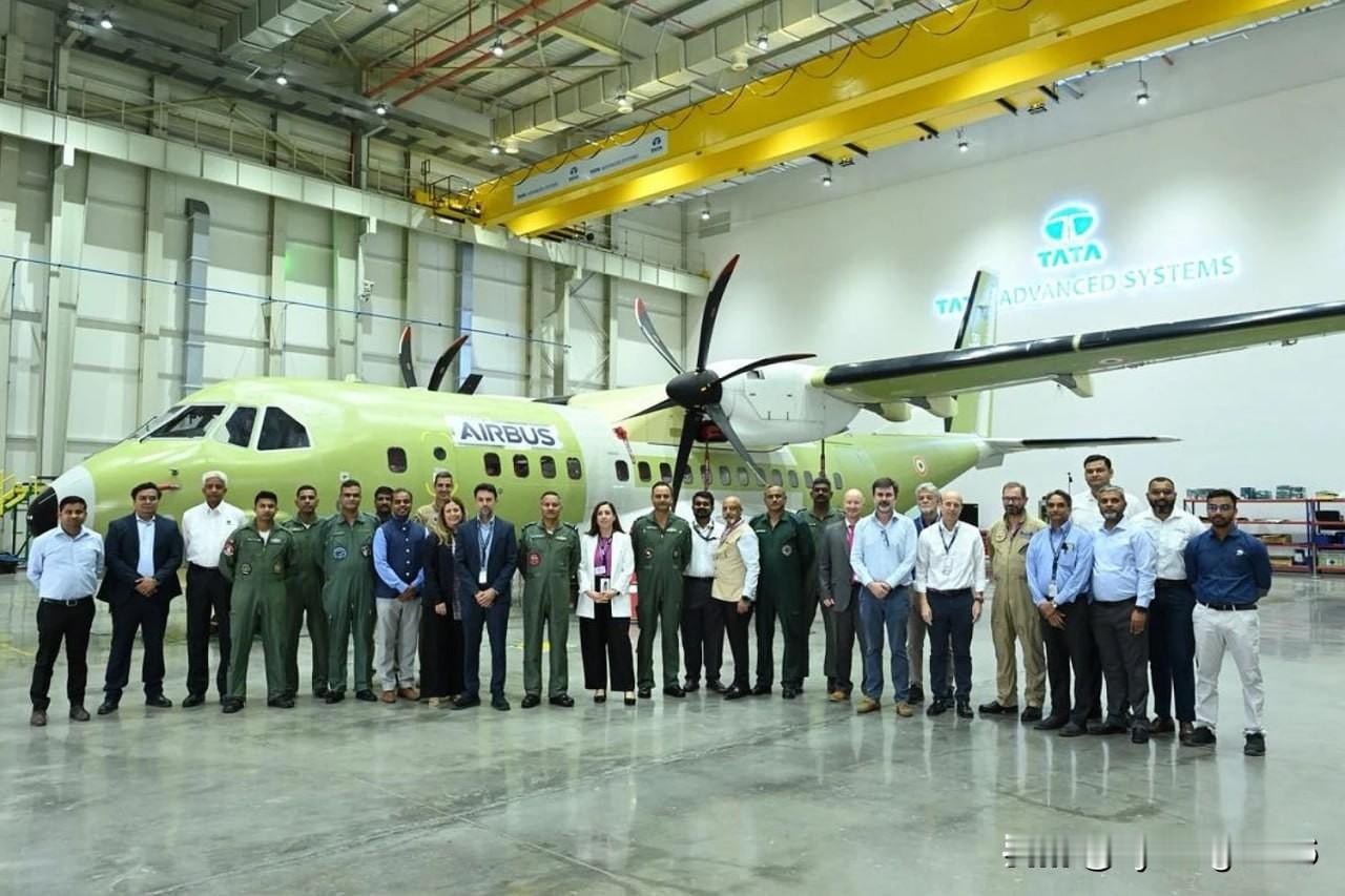🇮🇳印度完成首架本土化组装的空客C295飞机

该项目由这家欧洲飞机制造商与