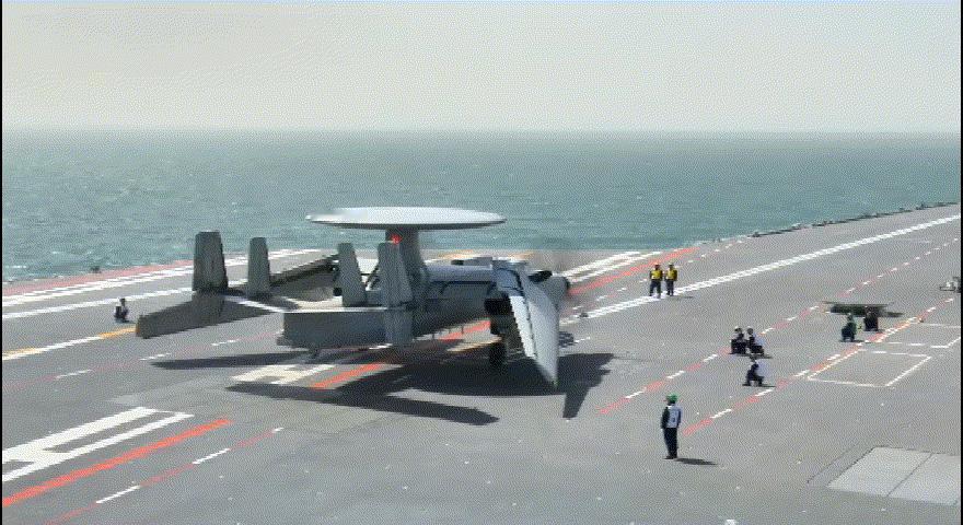 舰载空警-600 “变形”！
空警-600作为一款舰载预警机，最大的特点就是机翼